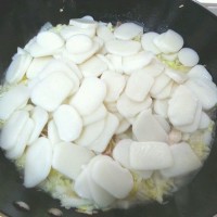 白菜肉丝汤年糕的做法图解10