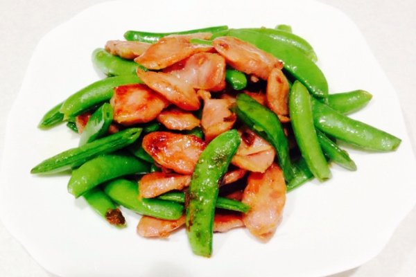 香肠炒甜豆(类似荷兰豆)的做法
