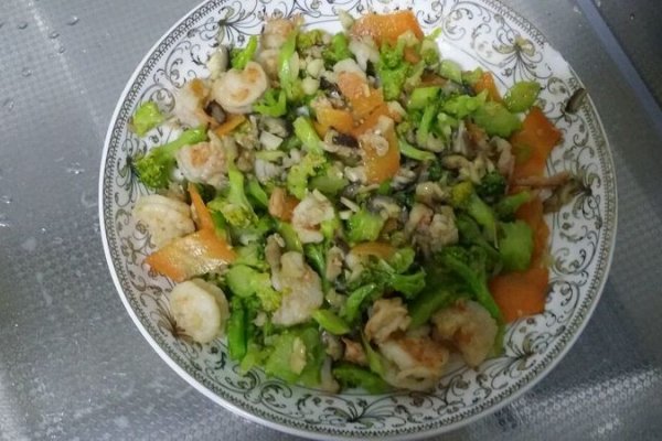 西兰花香菇虾仁的做法