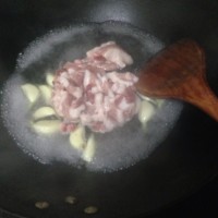 肉蒜焖豆腐的做法图解4