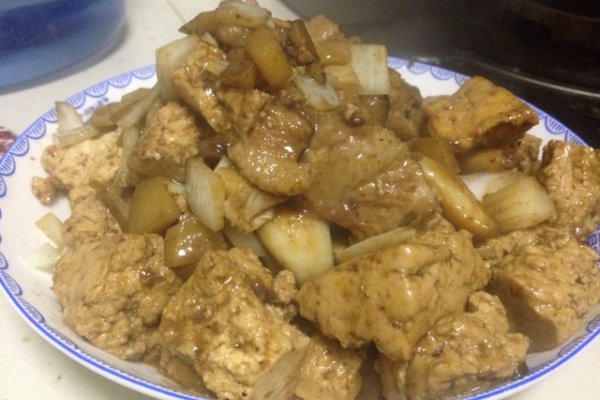肉蒜焖豆腐的做法