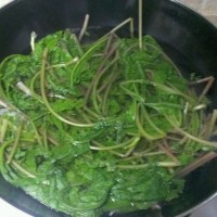 超下饭的炒萝卜缨子的做法图解3