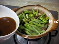 豆角排骨煲的做法图解9