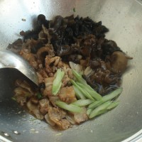 木耳炒肉片的做法图解3