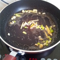 豆子炒肉的做法图解3