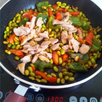 豆子炒肉的做法图解9