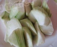丝瓜炒虾仁的做法图解2