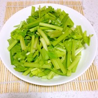 美容下酒皆宜之小炒肉皮的做法图解2