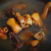 猪手炖牛腩的做法图解11