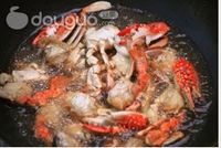 蛋黄焗螃蟹的做法图解2