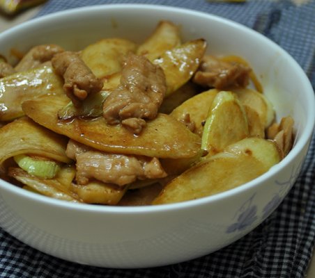 茭白炒肉片的做法