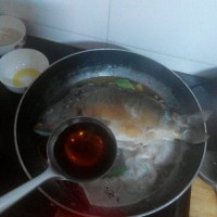 家常炖鱼的做法图解7