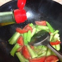 番茄炒丝瓜的做法图解7
