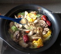 粤式养颜鸡汤火锅的做法图解8