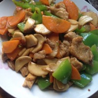 杏鲍菇胡萝卜青椒炒肉的做法图解6