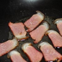 秋葵炒腊肉的做法图解3