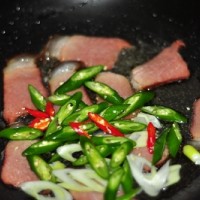 秋葵炒腊肉的做法图解4