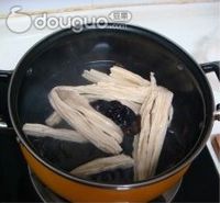 腐竹木耳拌黄瓜的做法图解4