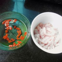 春笋枸杞瘦肉汤的做法图解3