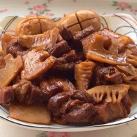 橘色厨房竹笋烧肉的做法图解5