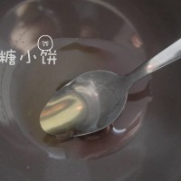 洋葱苹果玫瑰酒烤鸡的做法图解6