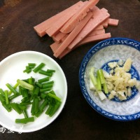 蚝香茭白炒火腿的做法图解3