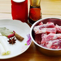 贴秋膘——秘制可乐排骨的做法图解1