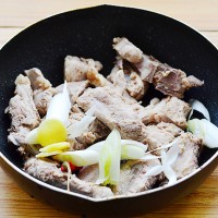 贴秋膘——秘制可乐排骨的做法图解6