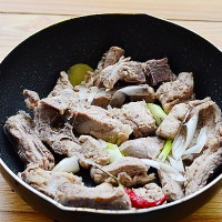 贴秋膘——秘制可乐排骨的做法图解7