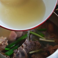 奶香银杏羊肉汤的做法图解7