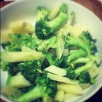 西兰花炒土豆的做法图解4