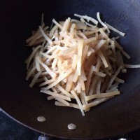 肉皮冻的做法图解3