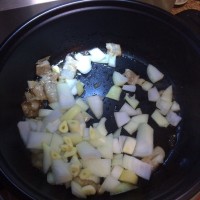 泡菜年糕芝士火锅的做法图解3