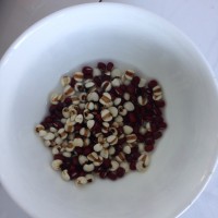 莲藕红豆排骨汤的做法图解3