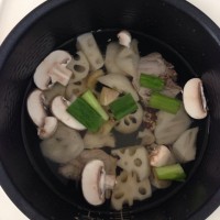 莲藕红豆排骨汤的做法图解4