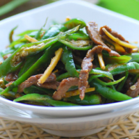 青椒炒牛肉丝的做法图解1