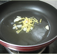 青椒炒牛肉丝的做法图解3