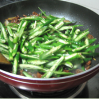 青椒炒牛肉丝的做法图解5