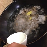 酸菜土豆炖牛肉的做法图解3