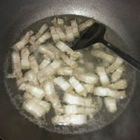 懒人榨菜炒五花肉的做法图解1