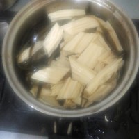 腐竹拌海带的做法图解3