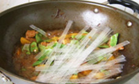 豆角土豆炖宽粉的做法图解6