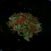 香芹炒牛肉的做法图解5