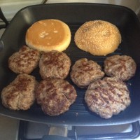 牛肉汉堡包的做法图解7