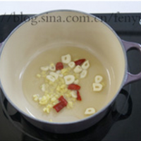 咸鱼鸡粒豆腐煲的做法图解9
