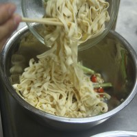 凉拌豆腐丝的做法图解2