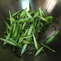 春季必吃~橄榄菜炒芦笋的做法图解7
