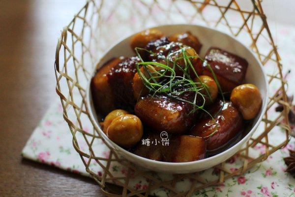 【鹌鹑蛋红烧肉】 的做法