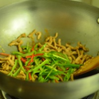 菁选酱油试用之四 青椒肉丝 的做法图解11