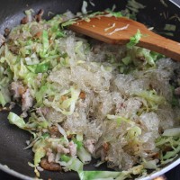 #菁选酱油试用之圆白菜炒粉丝#的做法图解9